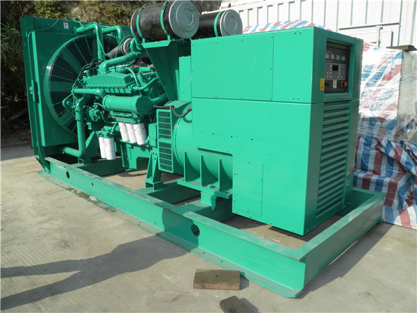 华宁发电车出租-柴油发电机组在使用的过程中应该做好哪些防护工作