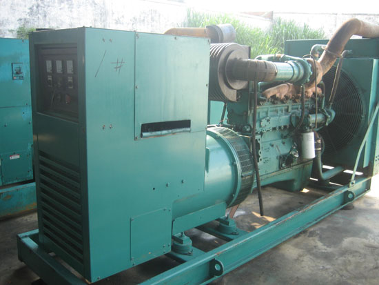 华宁租赁发电机- 发电机碳刷磨损的原因是什么