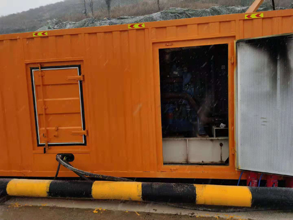 华宁发电车出租-应急柴油发电机组选什么样的比较好？