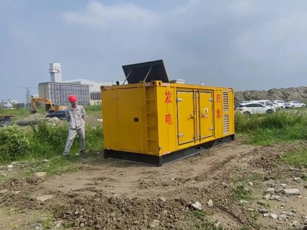 华宁200KW柴油发电机机组每小时的油耗量受哪些因素影响？