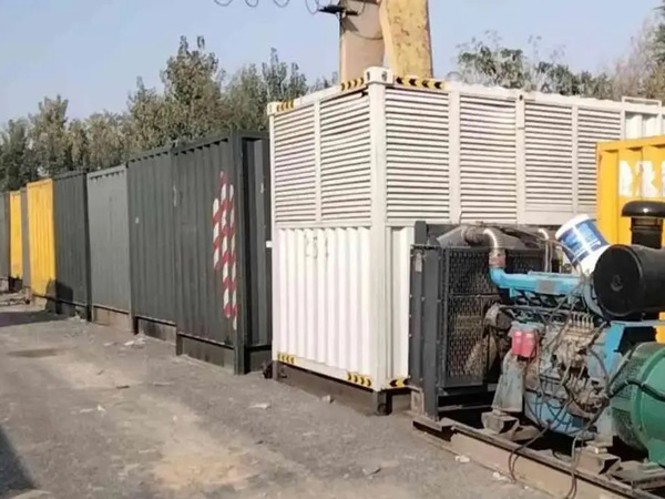 华宁200KW柴油发电机机组每小时油耗是多少？