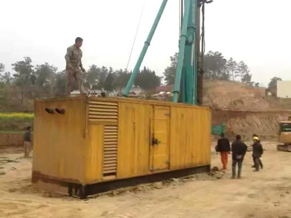 华宁如何判断水冷式机油散热器密封件是否需要更换？